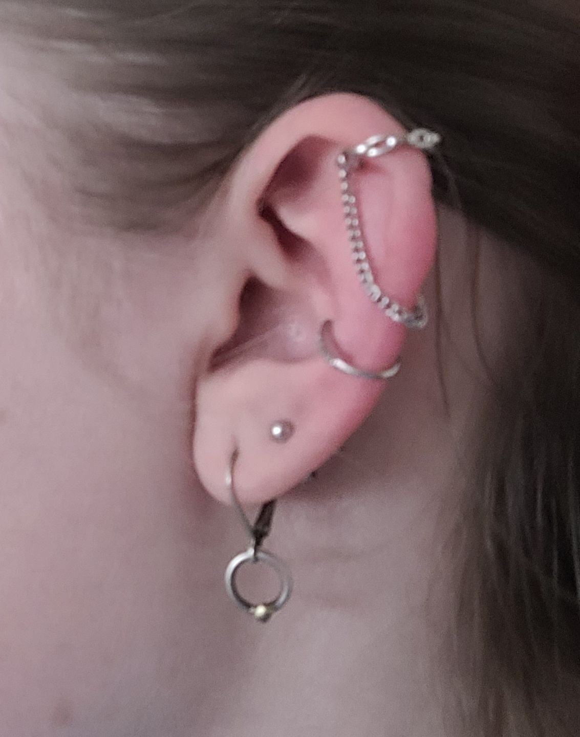 Customer photo review of Thin Band Ear Cuff