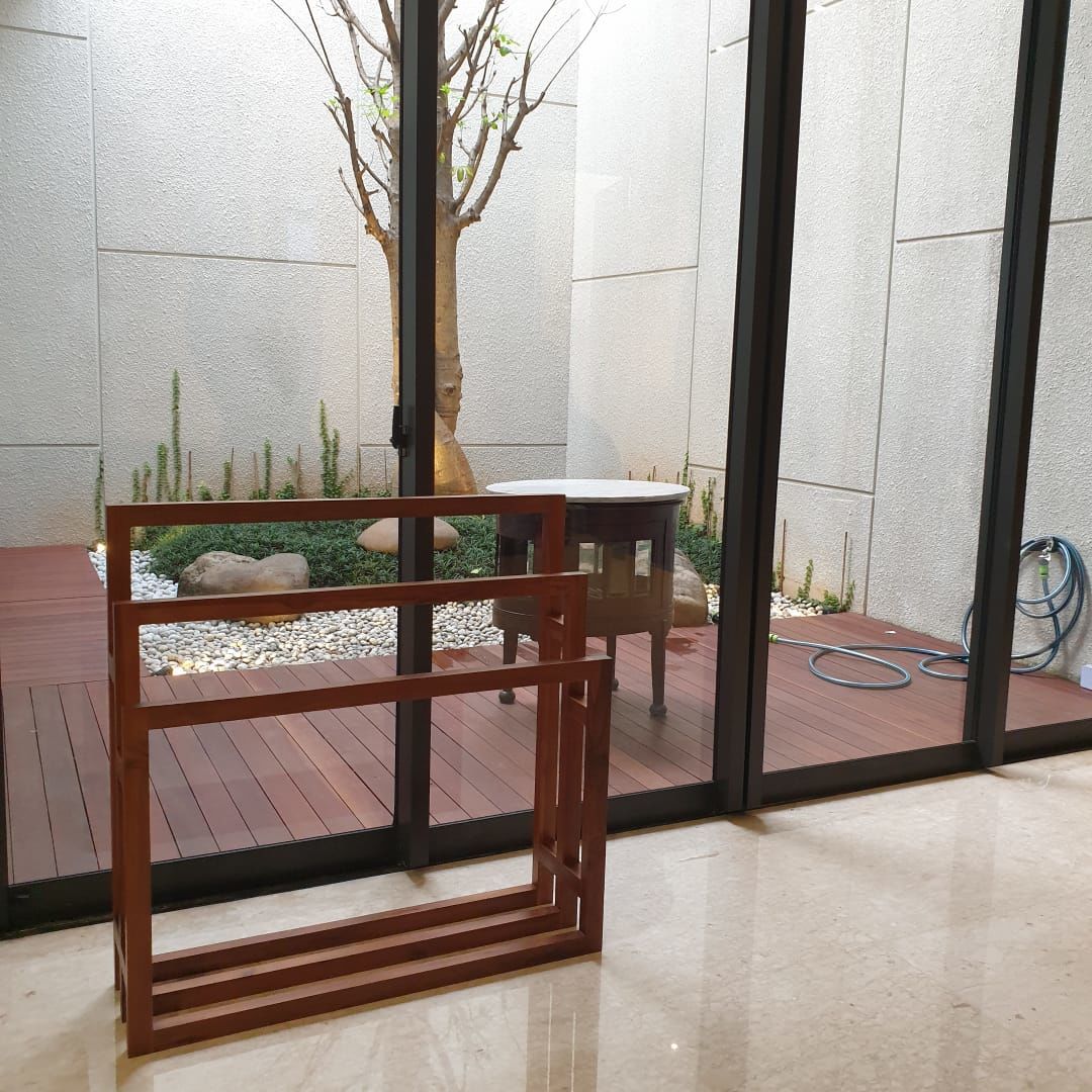 Customer photo review of Exclusive Tiered Teak Towel Rack