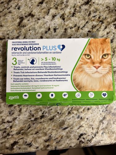 Customer photo review of Revolution Plus For Large Cats 11.1-22lbs (5-10kg)