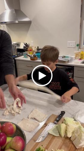 Customer video review of [N8] Hot Oil-Seared Hand-Ripped Noodles Meal Kit (4 Servings)