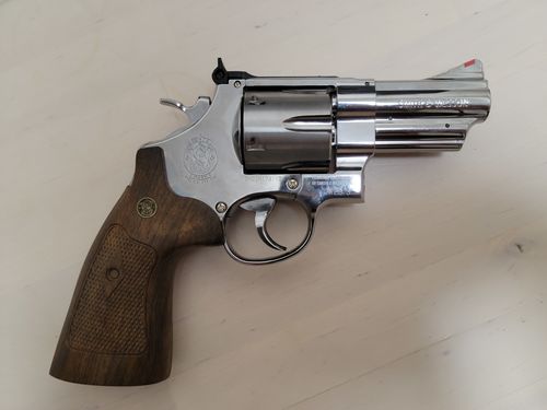 Customer photo review of Umarex S&W M29 Airsoft Revolver CO2 (3 inch, Brown Grip, 6mm Version) - Silver (by WinGun)