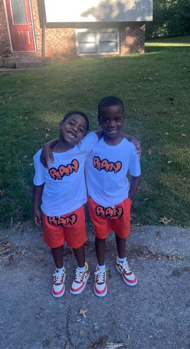 Customer photo review of Teddy Robot Raw Drip White Chenille Hoodie and Jogger Set