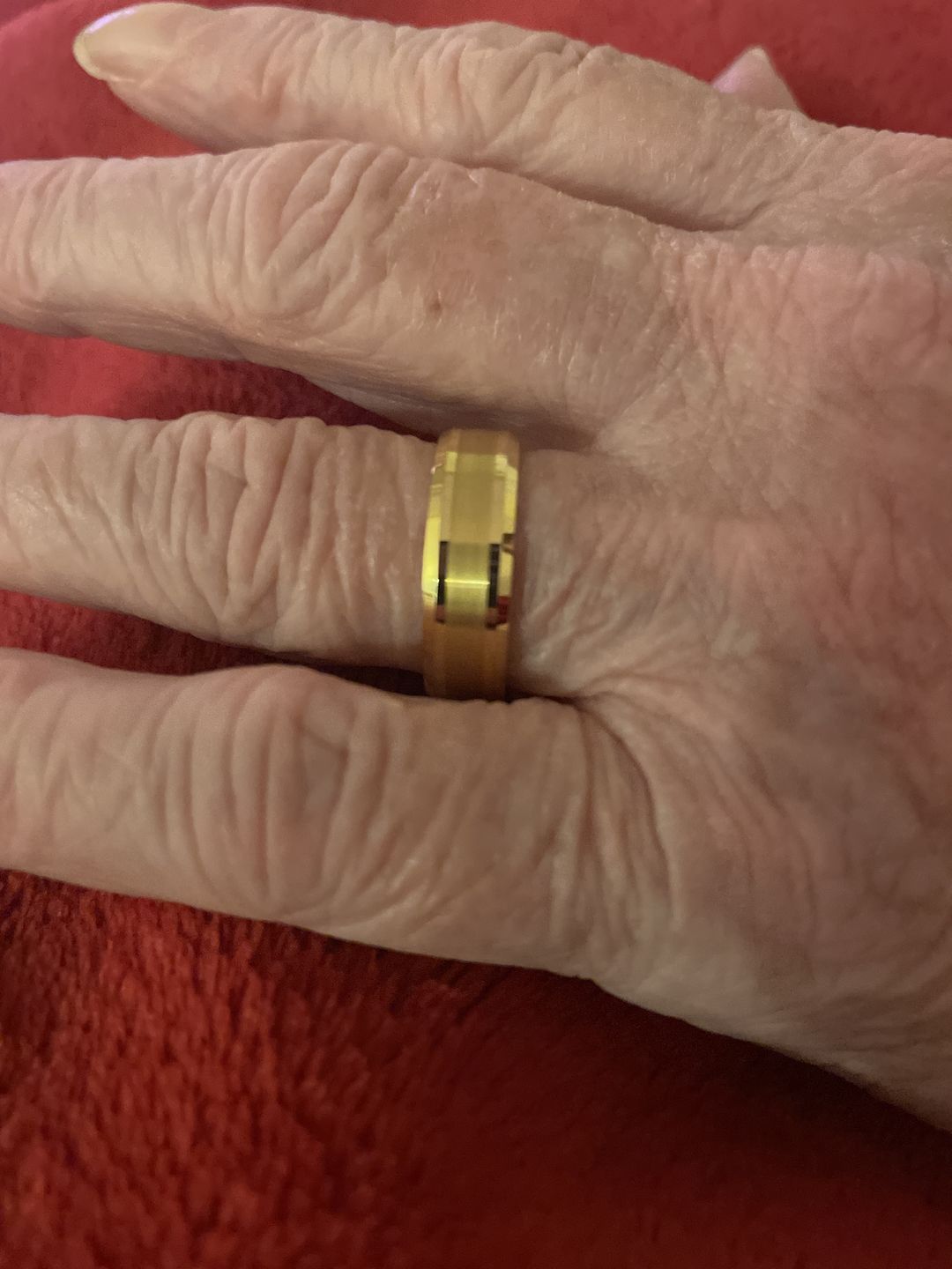 Customer photo review of Gold Brushed 6mm Wonder Ring
