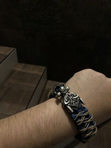Customer photo review of Wolf Paracord Bracelet