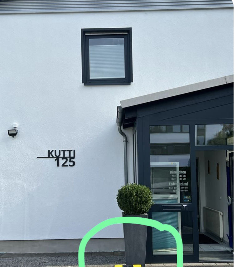 Customer photo review of Hausnummer-Türschild Simple mit Familiennamen aus edlem Stahl (personalisierbar)
