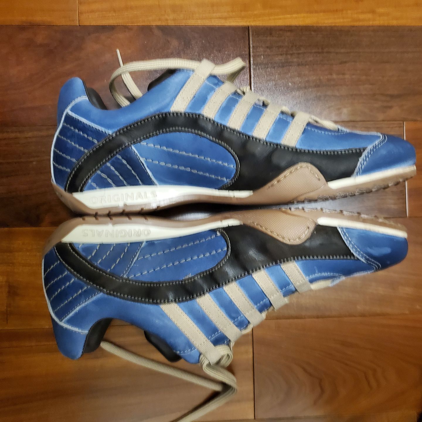 Customer photo review of Men's GrandPrix Sneaker in Laguna Seca (Ocean Blue and Sand)