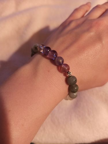 Customer photo review of GÖTTLICHE OM LABRADORIT JADE & AMETHYST PERLEN HALSKETTE
