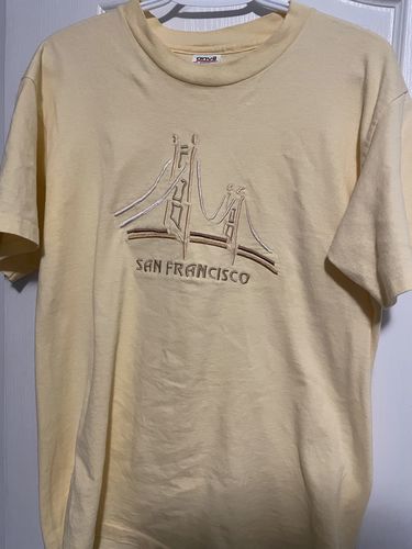 Customer photo review of Vintage San Francisco Golden Gate Bridge T Shirt Size Large Fits M