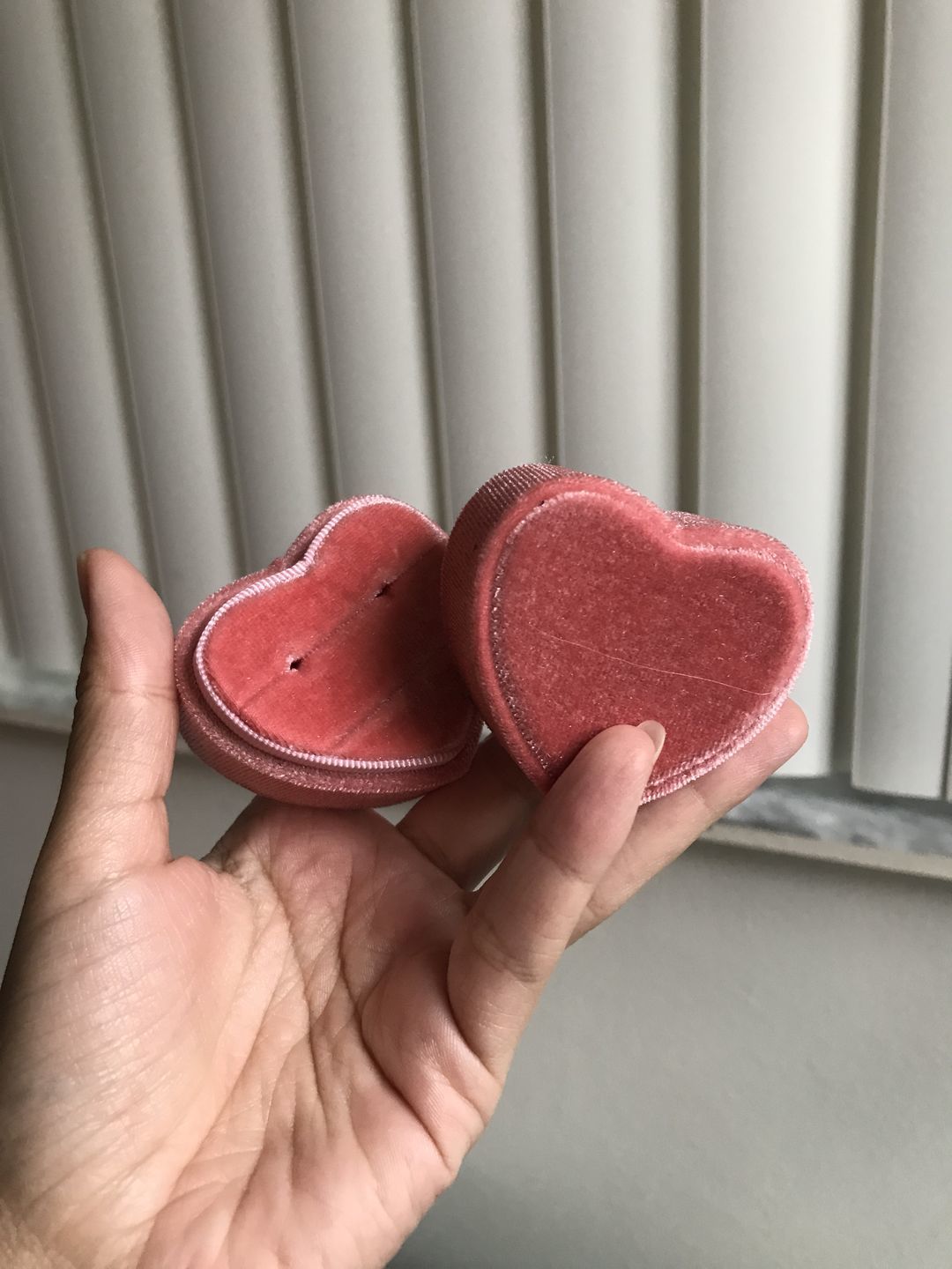 Customer photo review of Velvet Ring Box