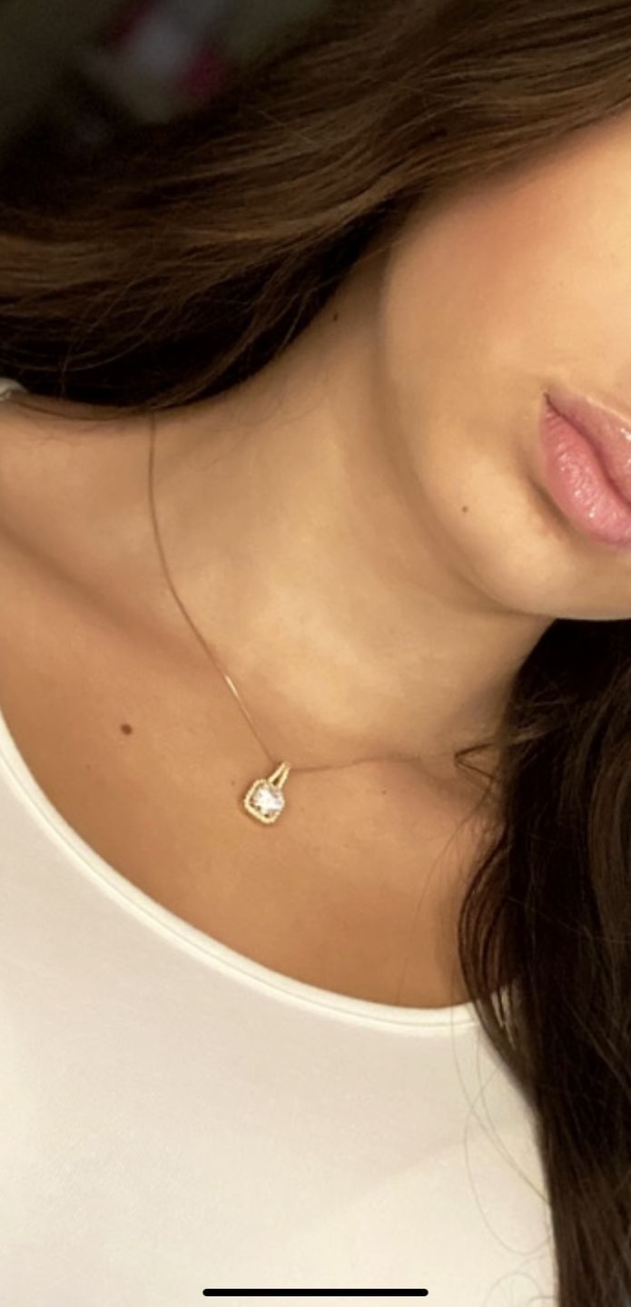 Customer photo review of Viviene Halskette | 18K vergoldet