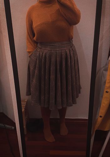 Customer photo review of Women's Retro Plaid Wool Skirt Midi 3250