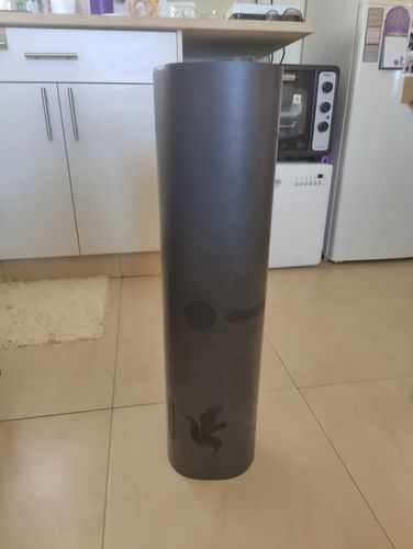 Customer photo review of מזרן יוגה מקצועי מעוצב שחור 5 מ"מ Hummingbird