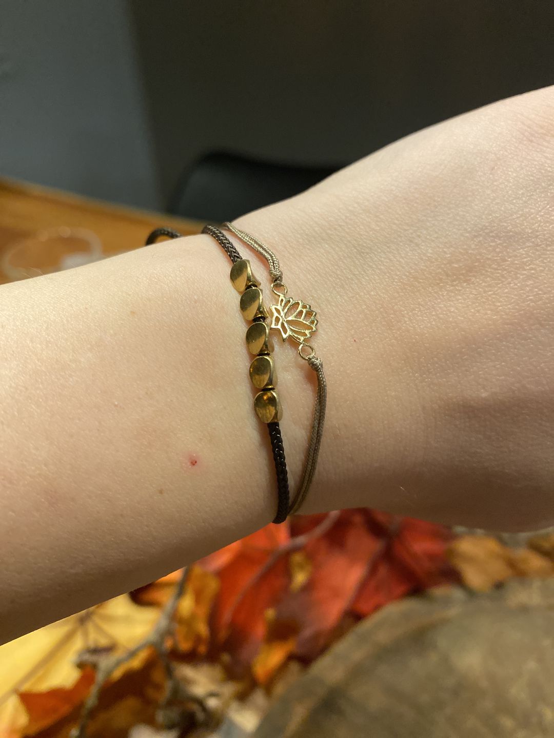 Customer photo review of Handgemachtes Tibetanisches Buddhisten Glücks-Armband aus Kupfer Modell 2