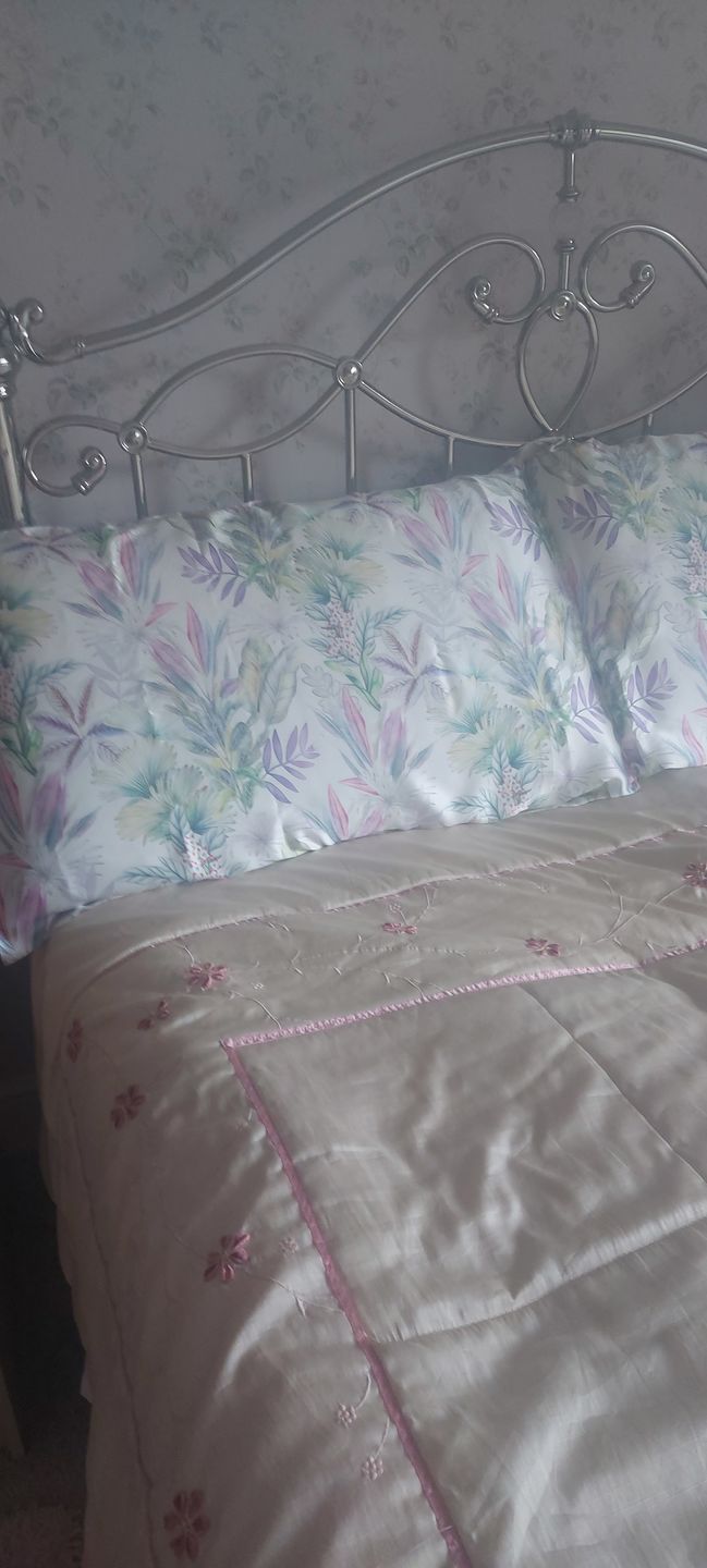 Customer photo review of Iridescent Garden Pure Silk Pillowcase