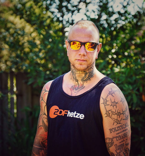 Customer photo review of ADBUSTING & GUERILLA TANK TOP BUBEN • ZDF HETZE