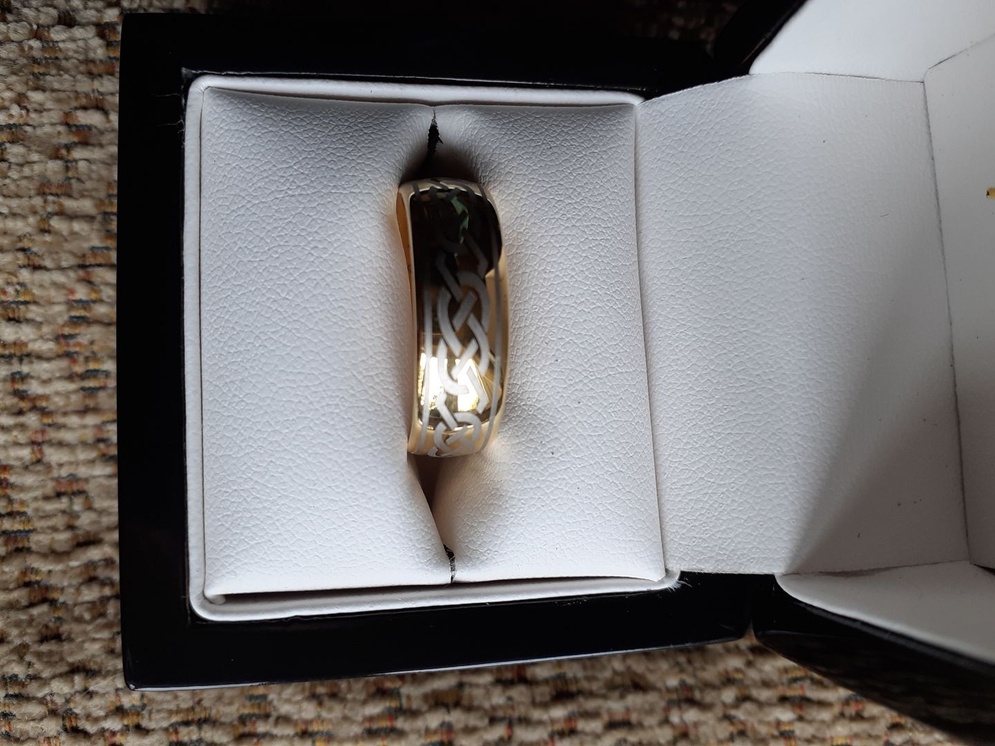Customer photo review of The Celtic Knot Wonder Ring