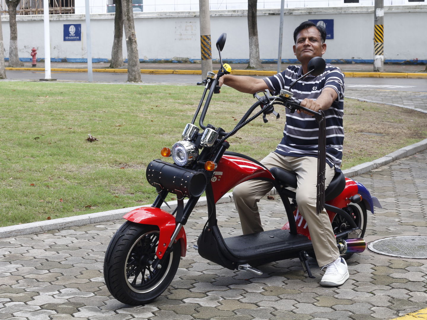 Customer photo review of M1 2000w Electric Fat Tire Scooter Chopper Citycoco