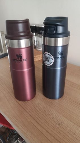 Customer photo review of 2'li Stanley Trigger-Action Travel Mug 0.47 LT