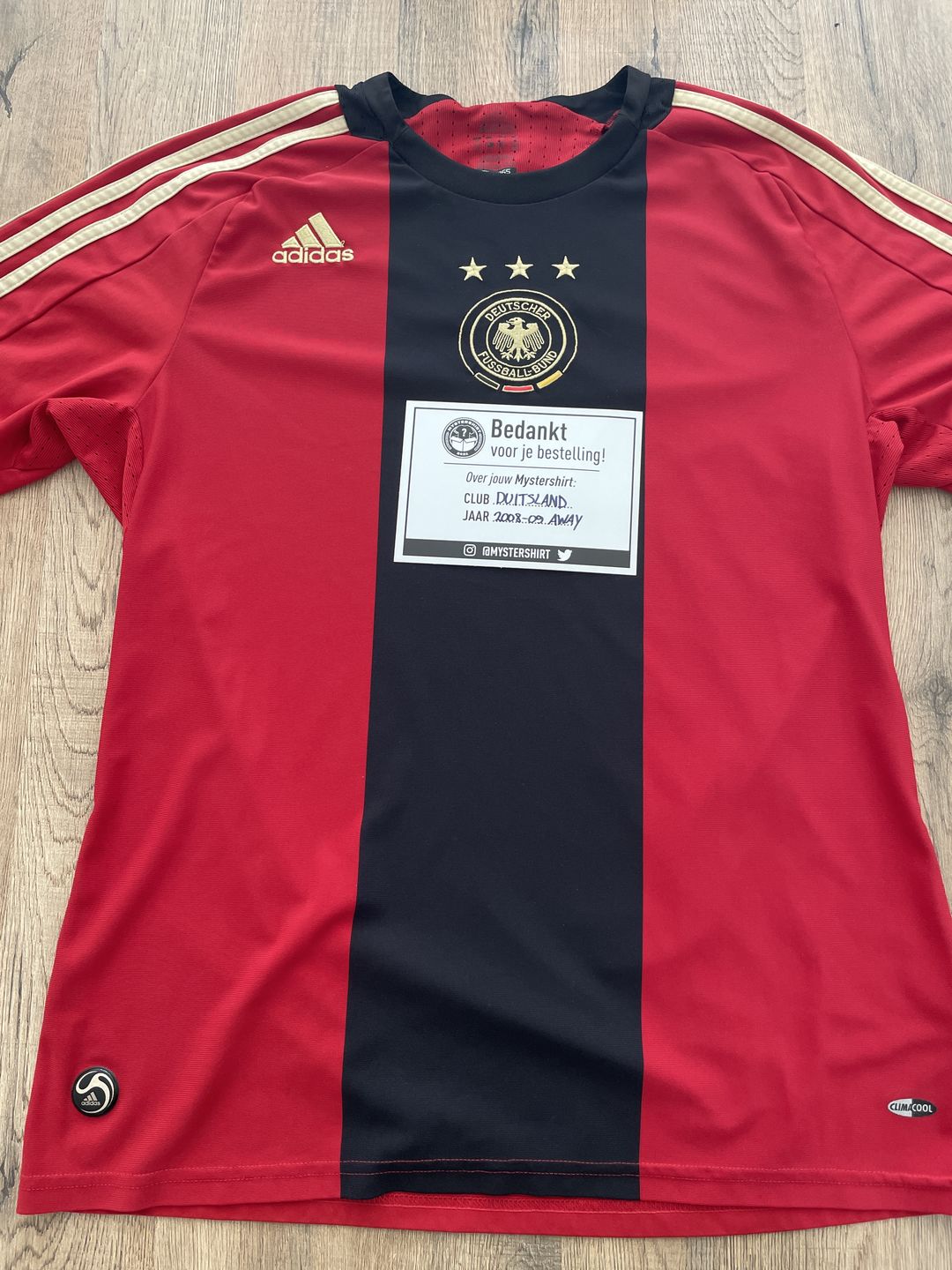 Customer photo review of Retro Voetbalshirt Mystery Box