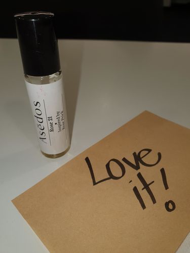Customer photo review of ROSE 21 PERFUME OIL