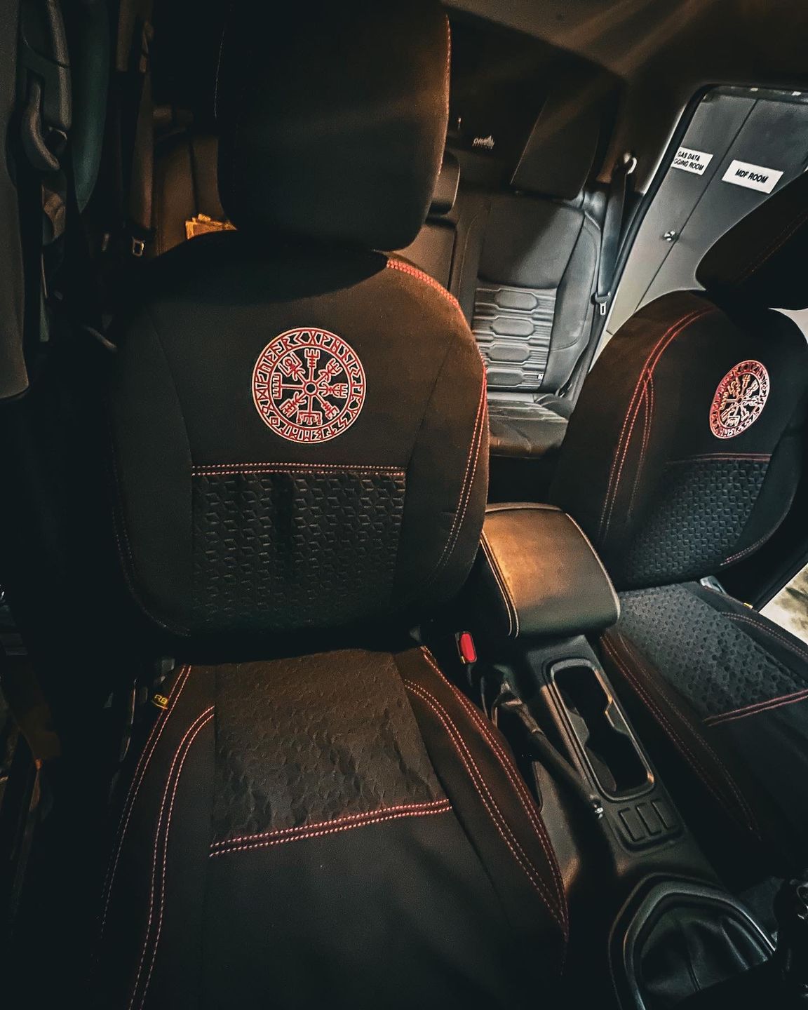 Customer photo review of Nissan Navara NP300 Series 5 Premium Neoprene 2x Front Seat Covers (Made to Order)