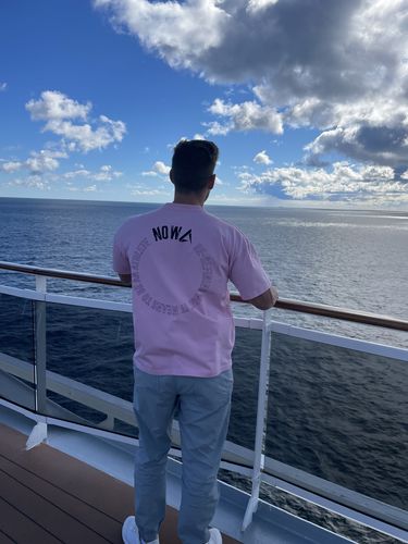 Customer photo review of Camiseta Miami NOWA - Oversized Deep Pink