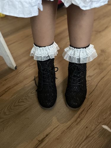 Customer photo review of [Black w/ White Lace] Tall Socks