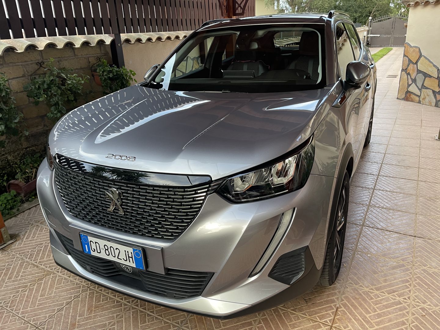Customer photo review of INNOVACAR W1 QUICK DETAILER: A Fast-Acting Car Cleaner, Polish, and Protector
