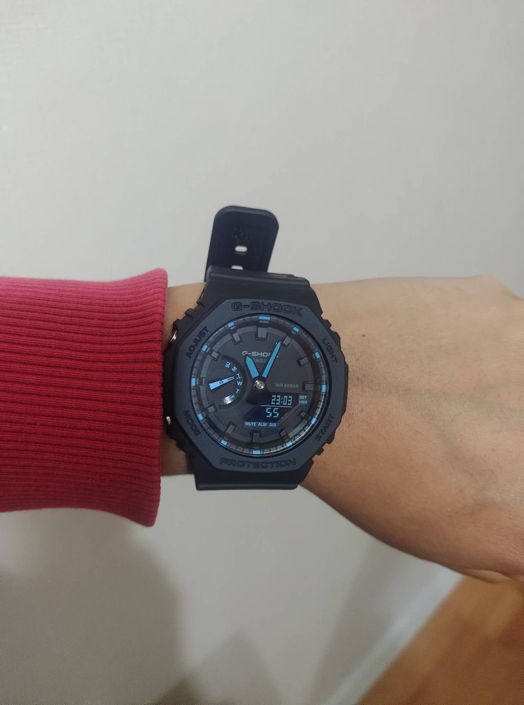 Customer photo review of Reloj Casio G-Shock Royal Oak "Casioak" GA-2100-1A2DR NEON ACCENT Negro
