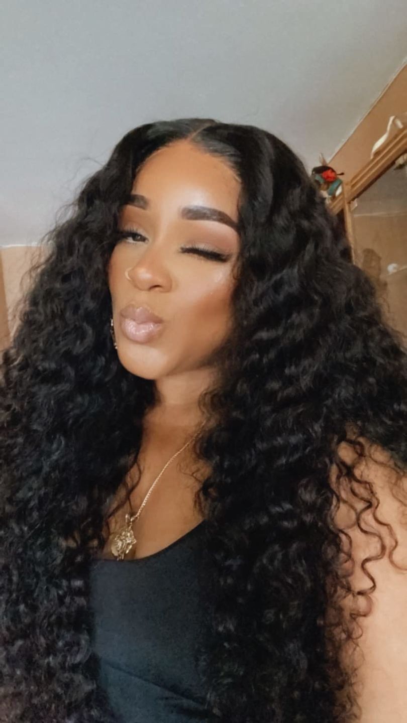 Customer photo review of Wavymy Glueless Kinky Curly 4x4 Lace Closure Wig HD Lace Wear & Go Wigs Dome Cap 180% Denisity