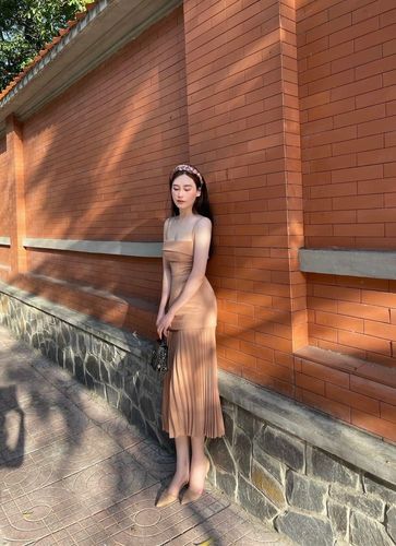 Customer photo review of LAURENT Pleated Midi Dress