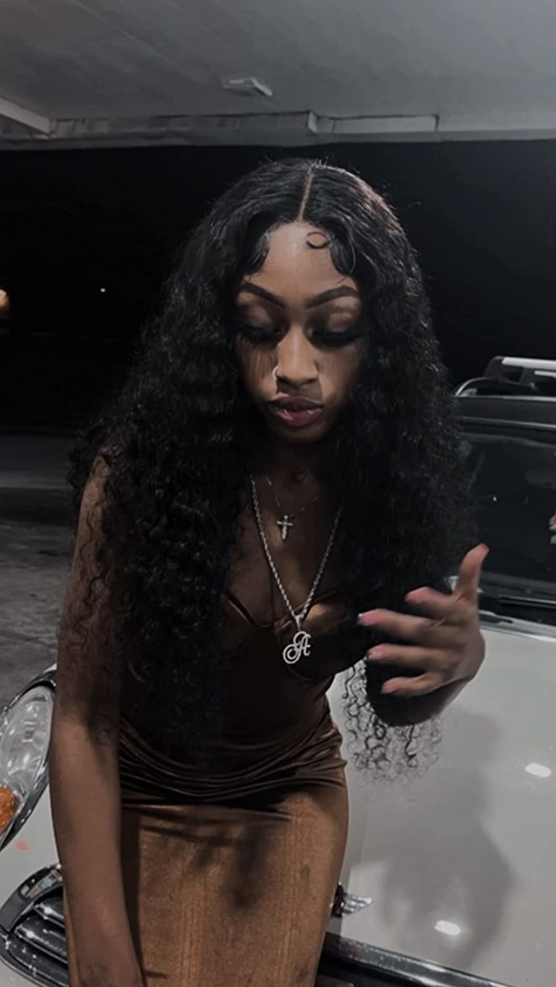 Customer photo review of Wavymy Glueless Kinky Curly 4x4 Lace Closure Wig HD Lace Wear & Go Wigs Dome Cap 180% Denisity
