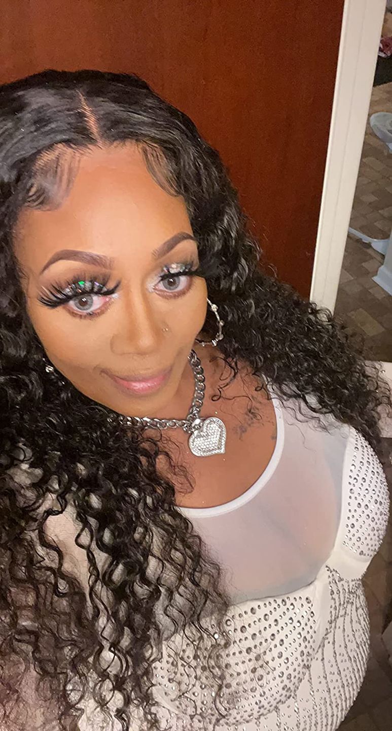 Customer photo review of Wavymy Glueless Kinky Curly 4x4 Lace Closure Wig HD Lace Wear & Go Wigs Dome Cap 180% Denisity