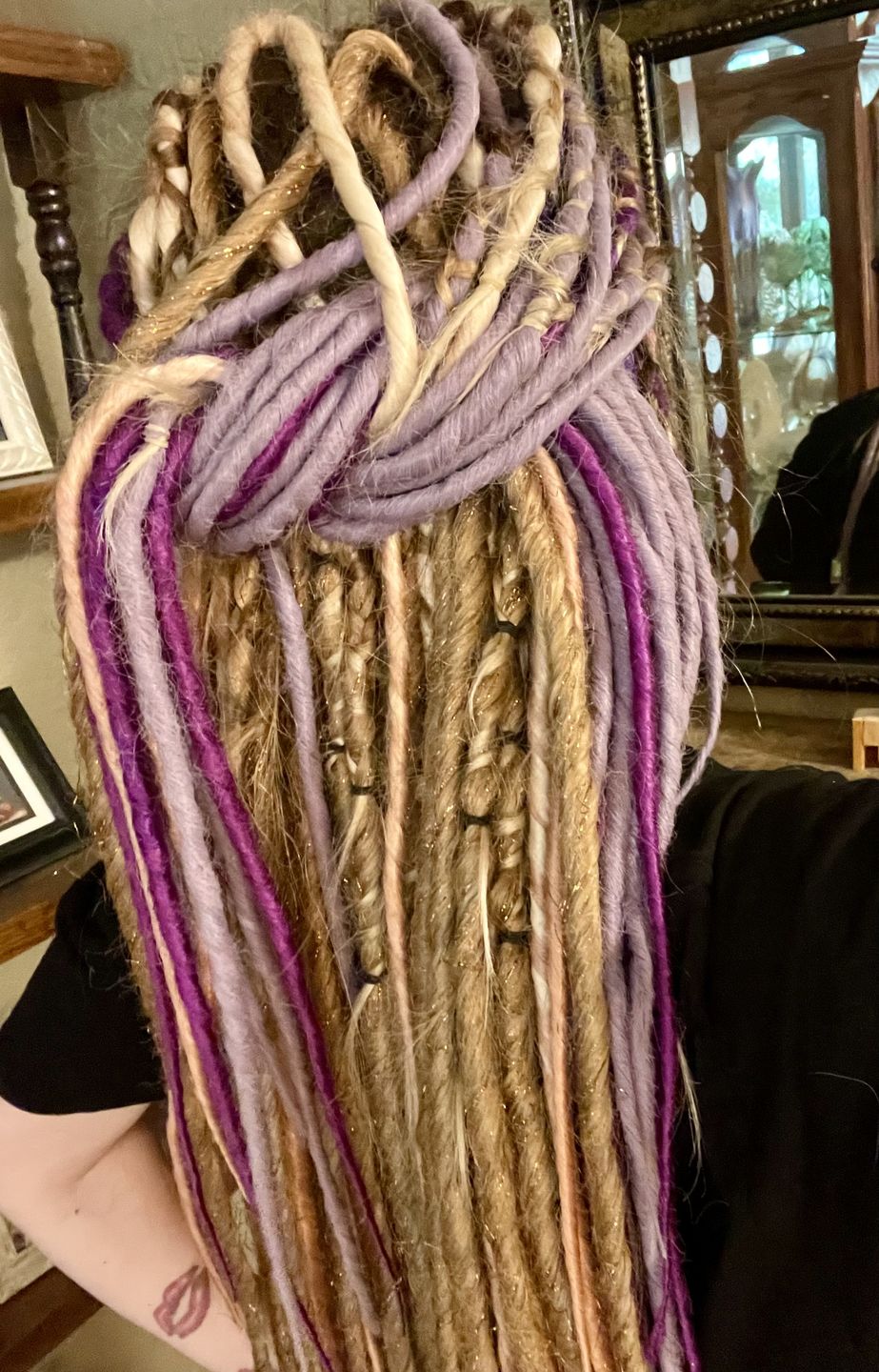 Customer photo review of Blush Melt - (1 pack of 5 Dreads)
