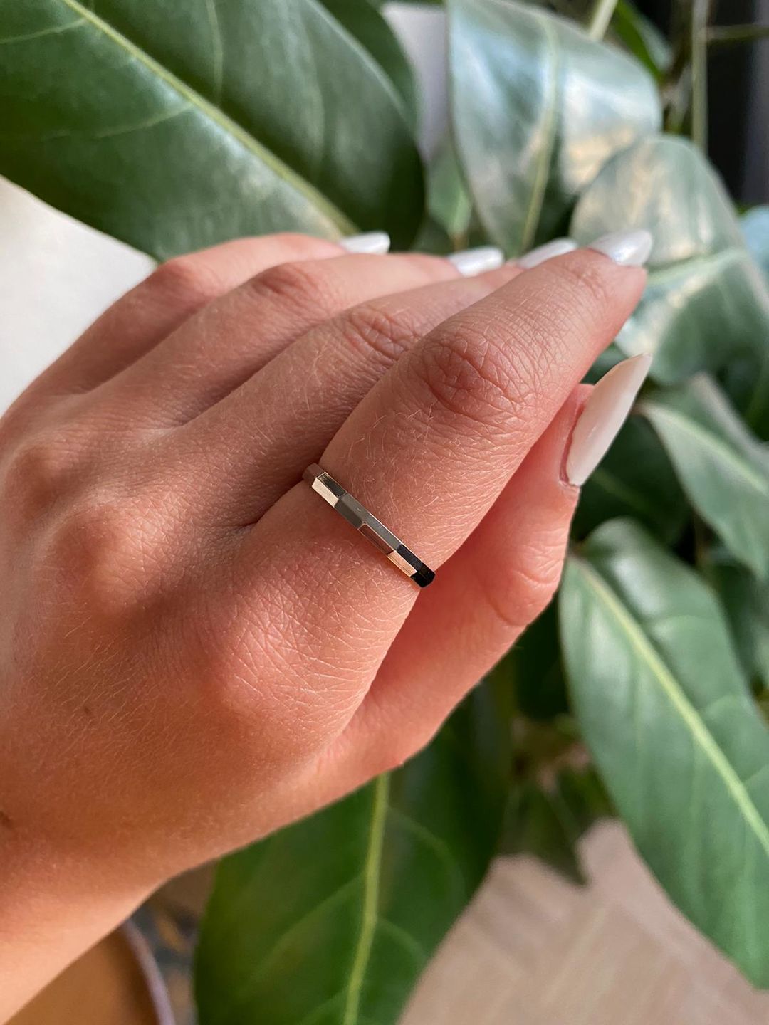 Customer photo review of Edgy Ring | 18K vergoldet