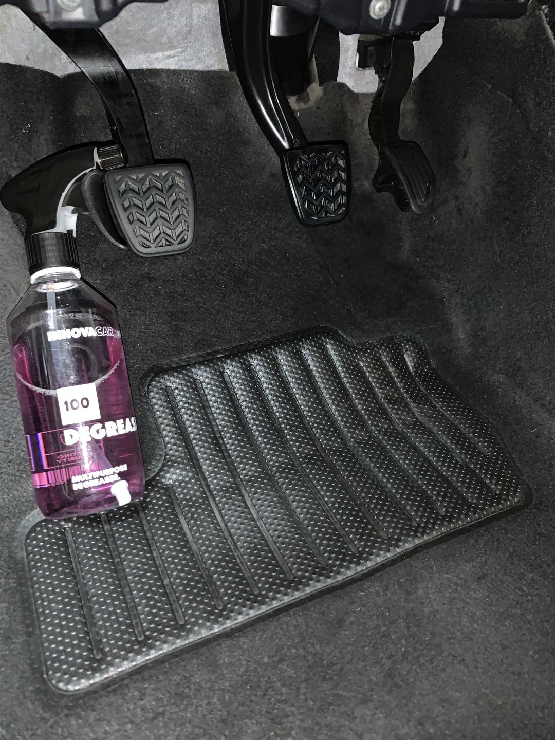 Customer photo review of INNOVACAR 100% DEGREASING: Car Degreaser and Universal Car Cleaner