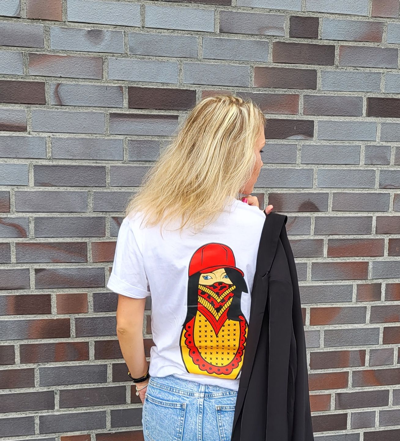 Customer photo review of Matryoshka Damen Oversized T-Shirt weiß by SAEBIS®