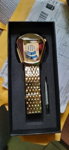 Customer photo review of Trendy Creative Quartz Watch