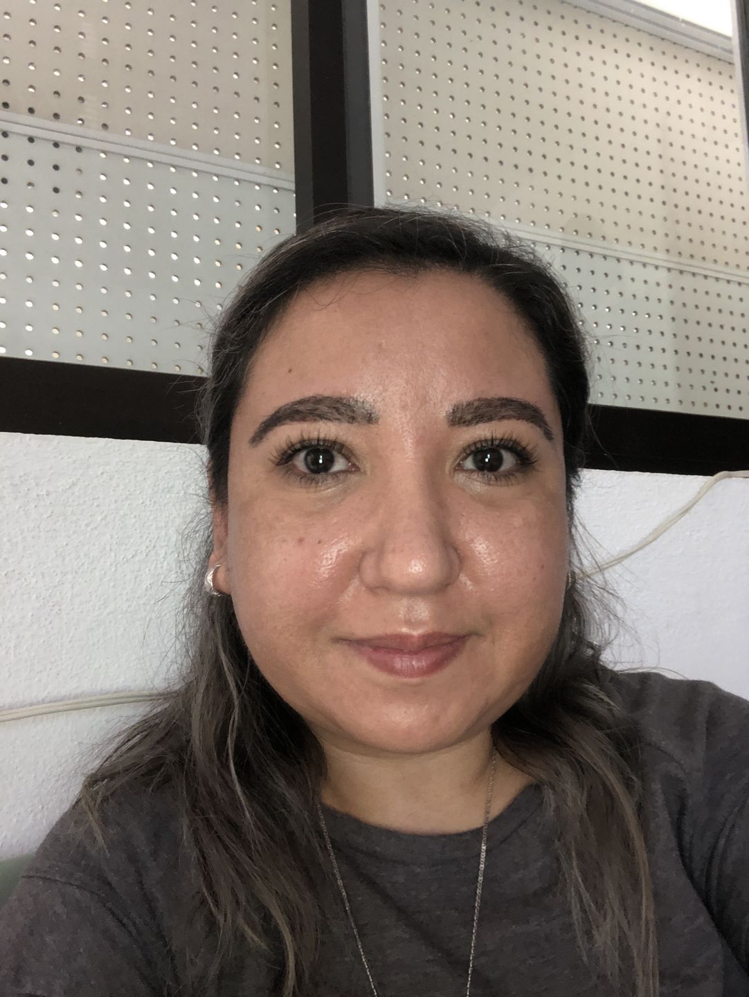 Customer photo review of Kit Rostro Perfecto (19% OFF) - Limpiador Facial 235ml + Serum de Vitamina C 30ml + Serum de Ácido Hialurónico 30ml