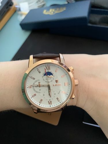 Customer photo review of Men Leather Waterproof Quartz Watches