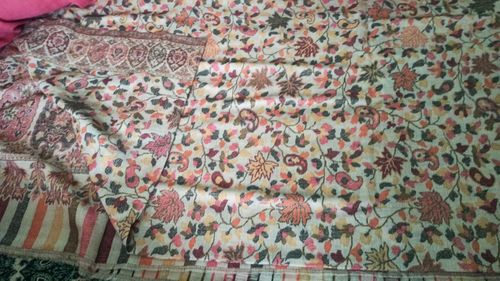 Customer photo review of Pashtush women Extra Fine Wool shawl, ethnic motifs design, Beige