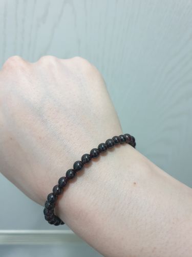 Customer photo review of Rotes Granat-Armband "Erdkraft"