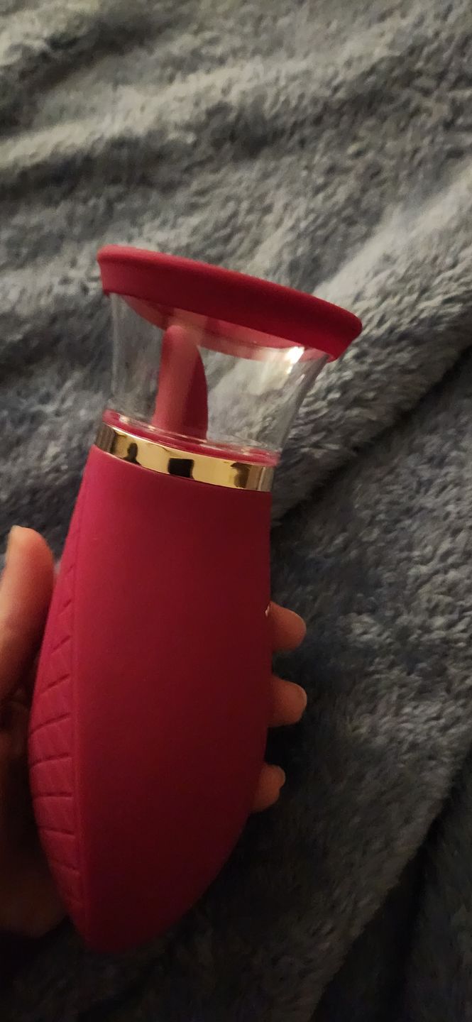 Customer photo review of SCIONESS Sucking and Licking Clitoral Stimulator