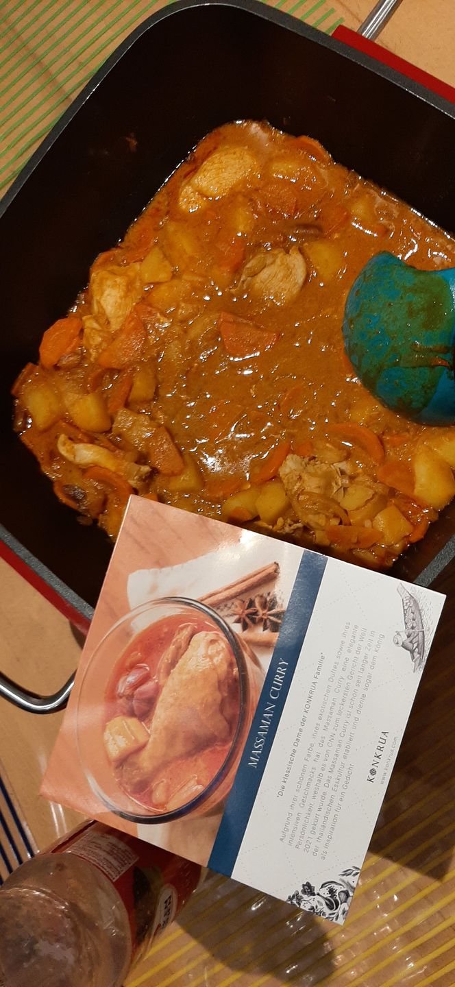 Customer photo review of Massaman Curry Geschenkkorb MIT Blumenkarte (für 3-4 Portionen)