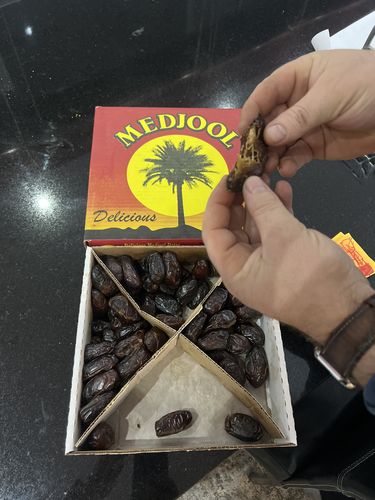 Customer photo review of Soft Rutab Medjool Dates