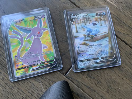 Customer photo review of Clutch Pokémon Club