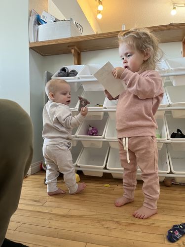 Customer photo review of Fleece Jogger in Heathered Rose