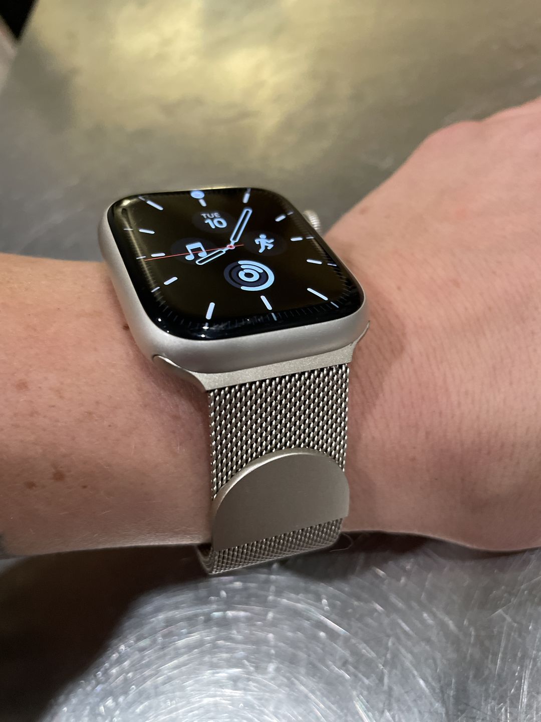 Customer photo review of Vicenza Magnet Band