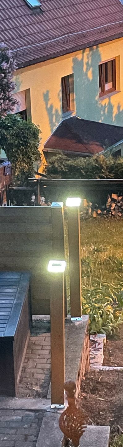 Customer photo review of TSUN 5x5 inch Solar Post Lights Three-Color Switch