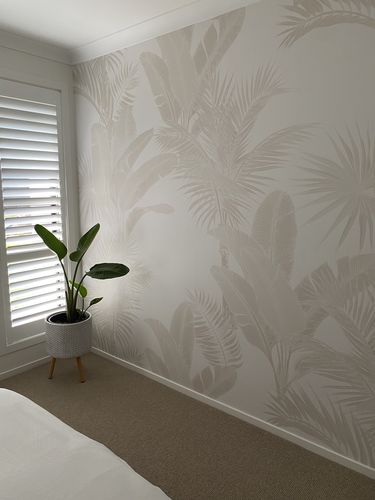 Customer photo review of Luxe Tropical in Sand Wallpaper
